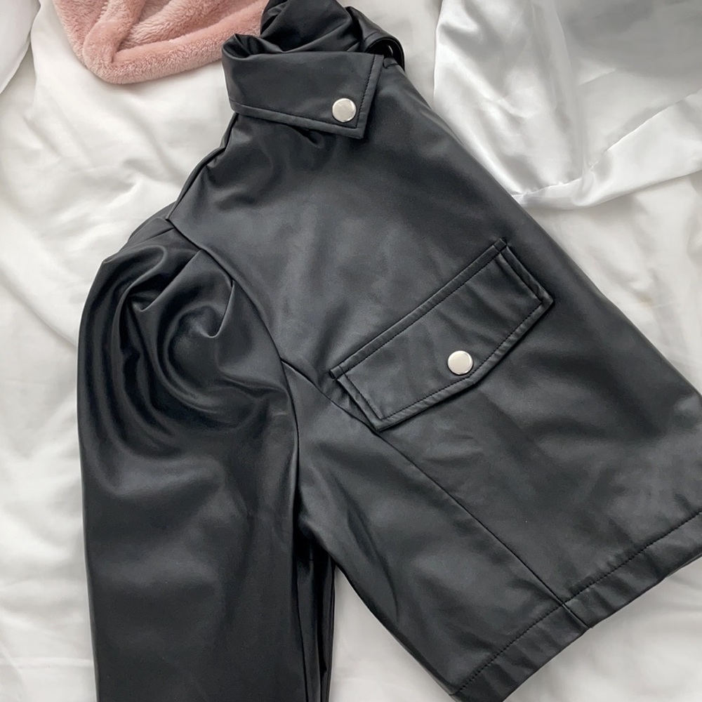 Leather jacket✨